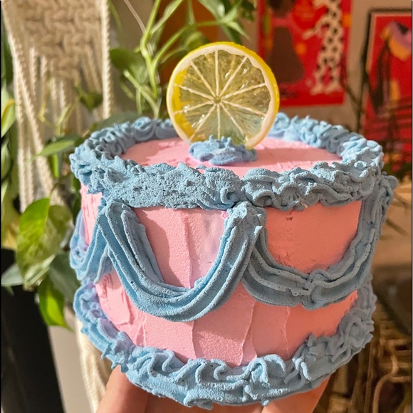 Fake cake! - Picture 2 of 4